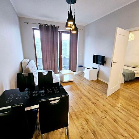 FIRST -- Green Żoliborz Apartment 4 Warschau Buitenkant foto